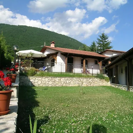 Les Nocleg ze śniadaniem Villetta Barrea