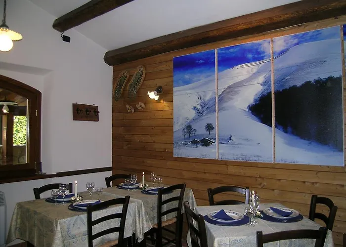 לינה וארוחת בוקר Les