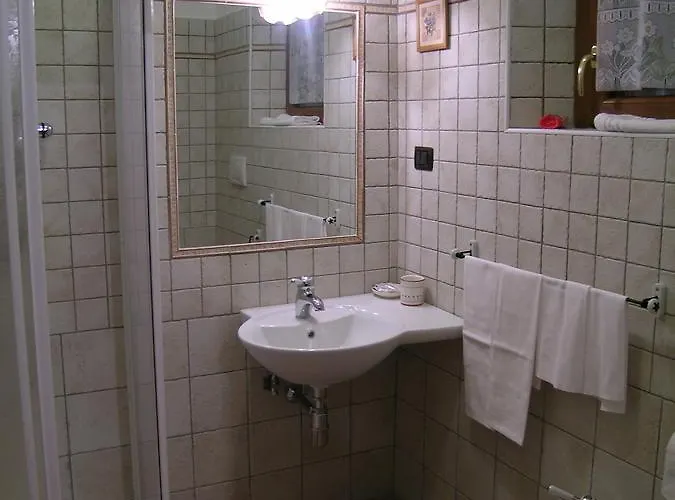 Les לינה וארוחת בוקר 3*